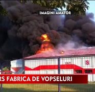 Misiune de cosmar pentru pompierii din Slatina! O explozie puternica a cuprins o fabrica de vopseluri
